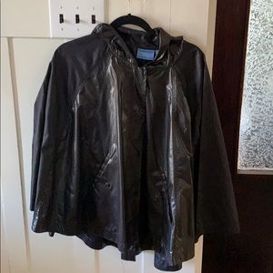 Simply Vera Vera Wang M rain poncho hood buttons